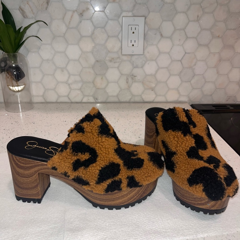 Jessica Simpson Brown and Black Fuzzy Platform Mules